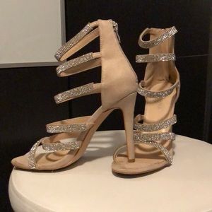 Liliana Diamond Cream Velour Women’s Heels - Size 10